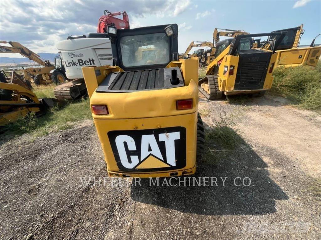 CAT 226B3 C3 Lietoti riteņu kompaktiekrāvēji