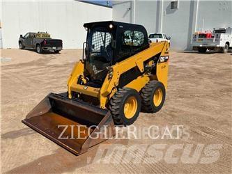 CAT 226D Lietoti riteņu kompaktiekrāvēji