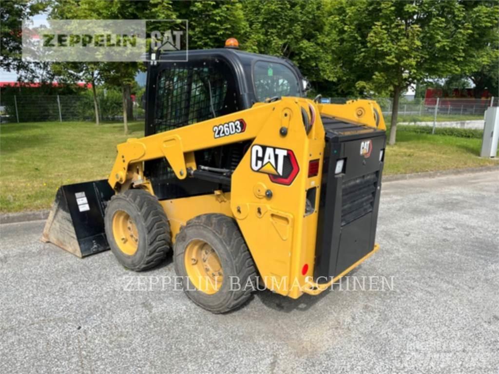 CAT 226D Lietoti riteņu kompaktiekrāvēji