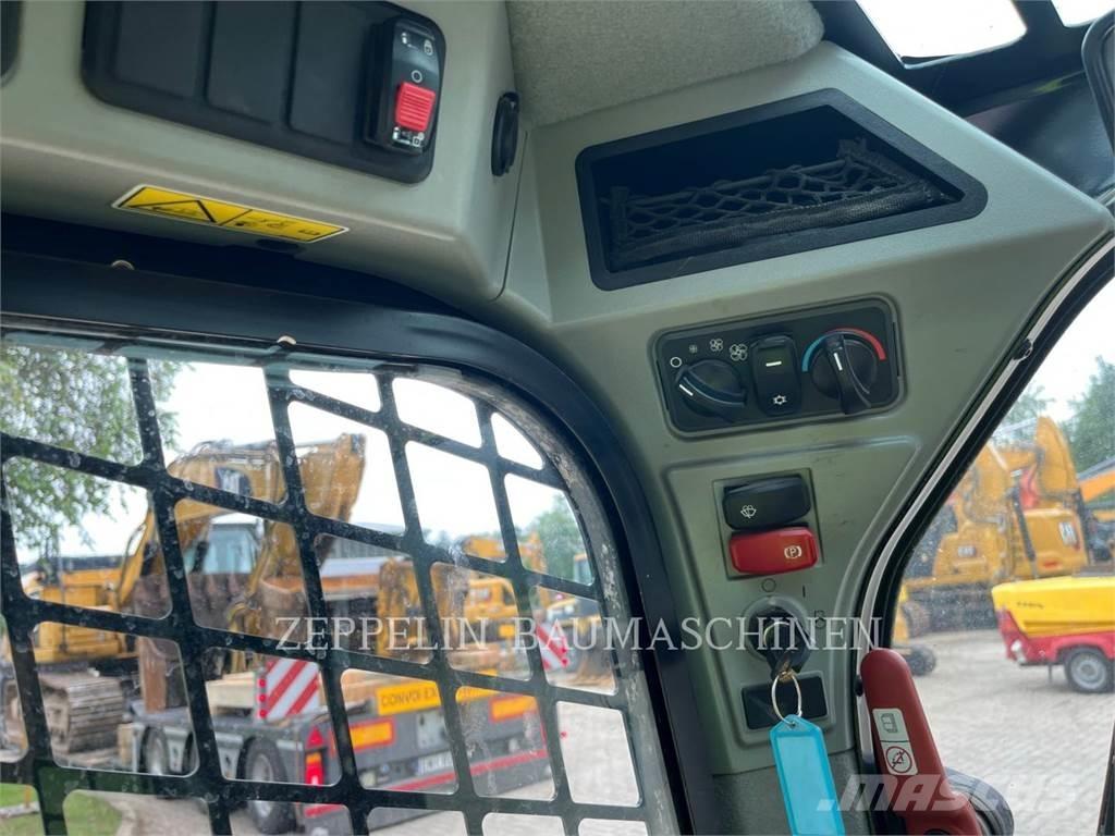 CAT 226D Lietoti riteņu kompaktiekrāvēji