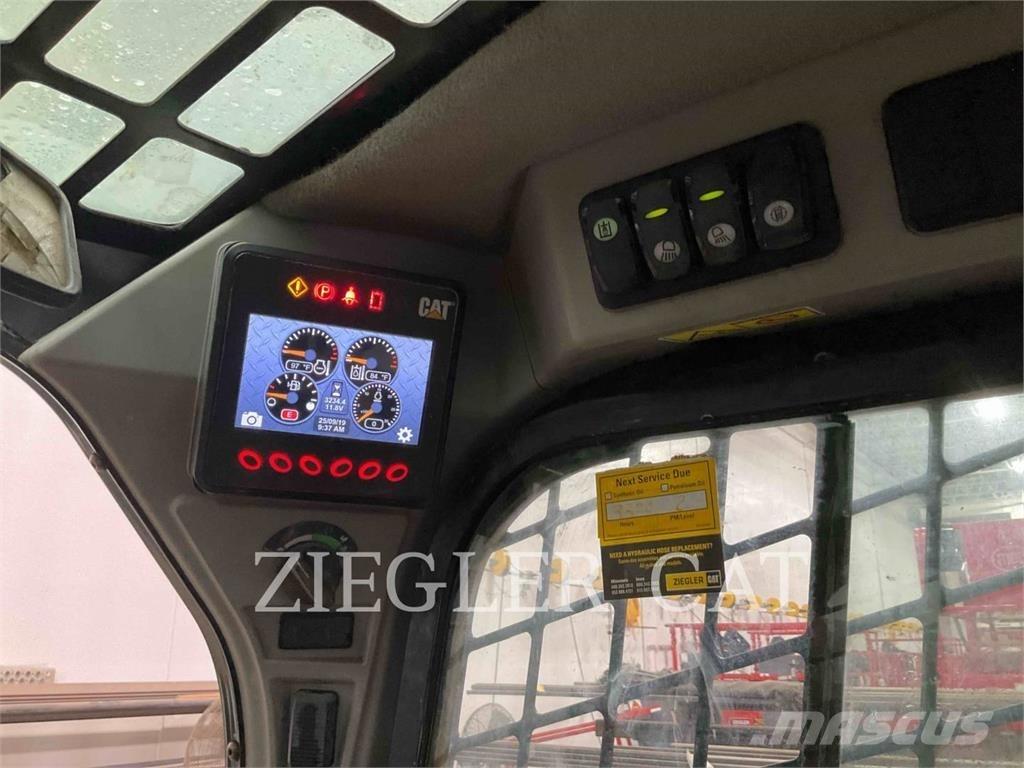 CAT 226D Lietoti riteņu kompaktiekrāvēji