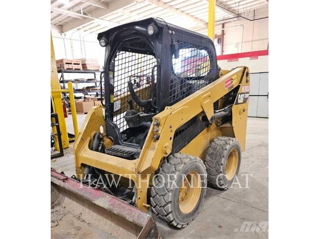 CAT 226D Lietoti riteņu kompaktiekrāvēji