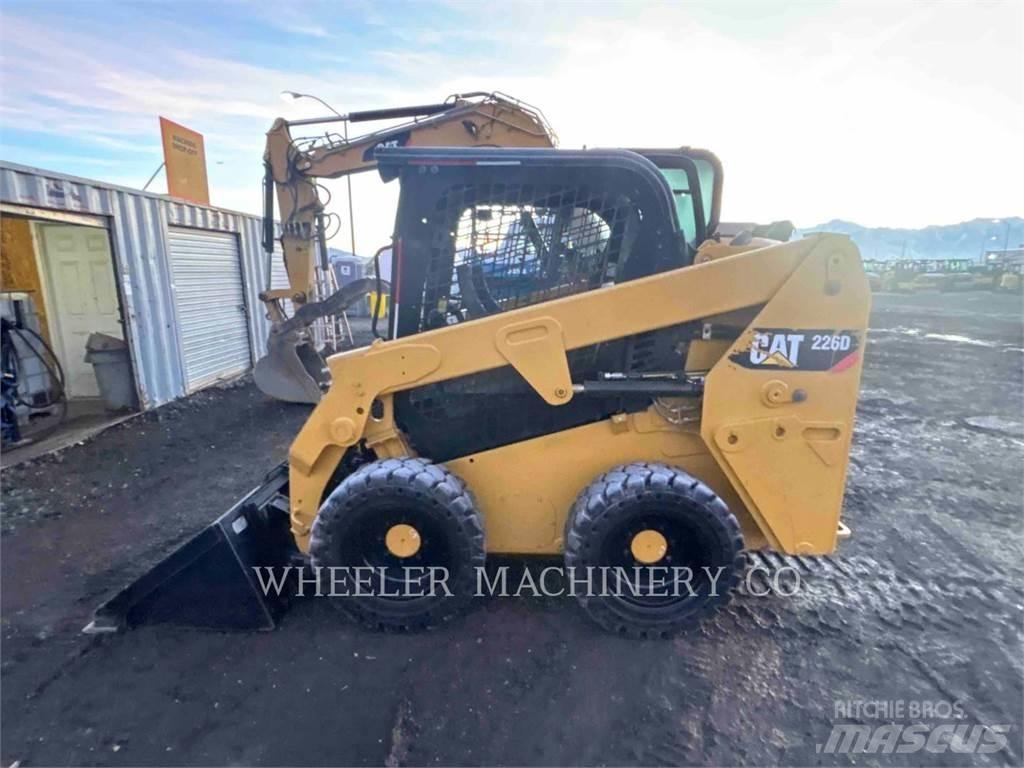CAT 226D C1-H2 Lietoti riteņu kompaktiekrāvēji