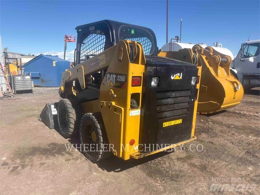 CAT 226D C1-H2 Lietoti riteņu kompaktiekrāvēji