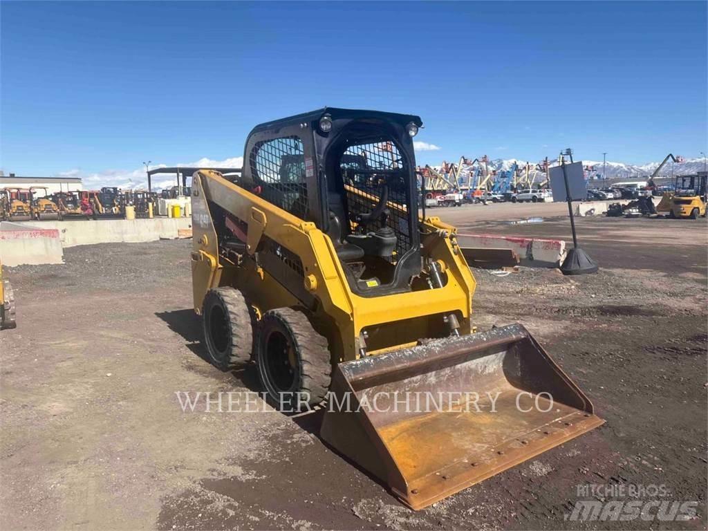 CAT 226D C1-H2 Lietoti riteņu kompaktiekrāvēji