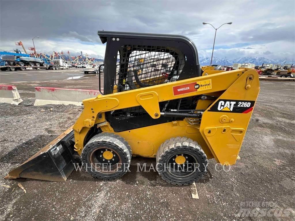 CAT 226D C1-H2 Lietoti riteņu kompaktiekrāvēji