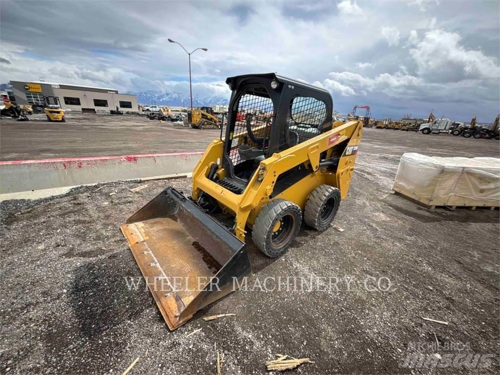 CAT 226D C1-H2 Lietoti riteņu kompaktiekrāvēji