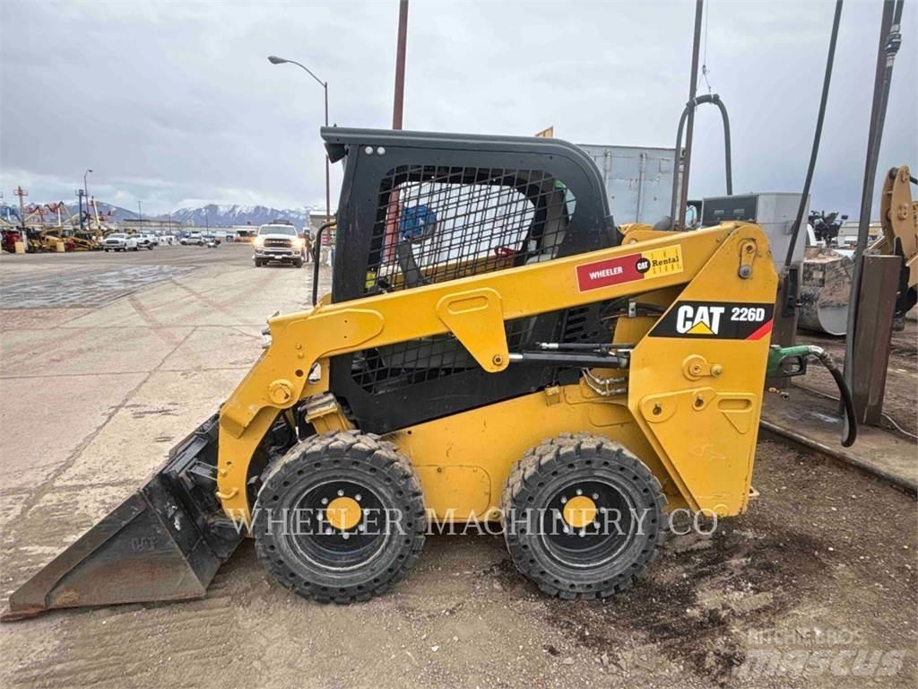 CAT 226D C1-H2 Lietoti riteņu kompaktiekrāvēji
