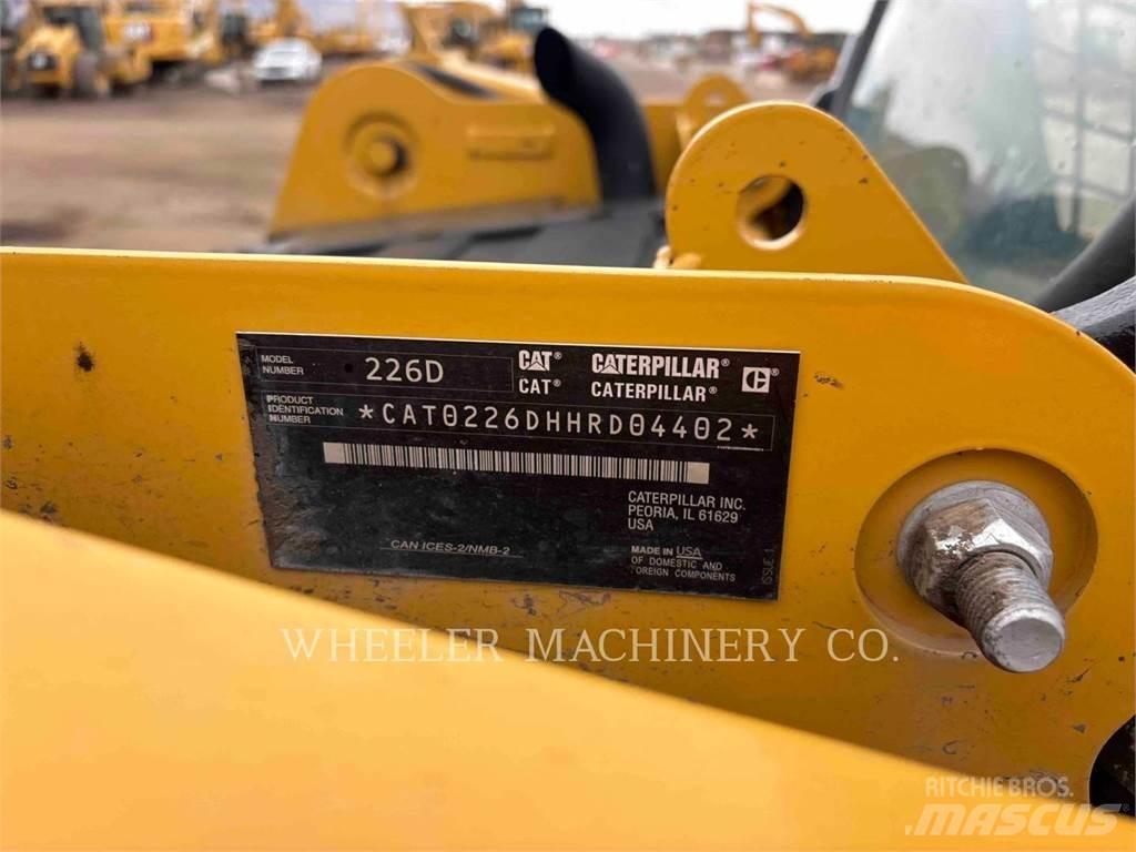 CAT 226D C1-H2 Lietoti riteņu kompaktiekrāvēji