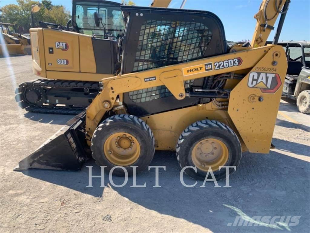 CAT 226D CAB Lietoti riteņu kompaktiekrāvēji
