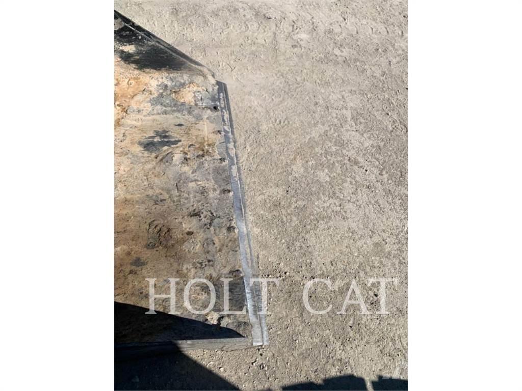 CAT 226D CAB Lietoti riteņu kompaktiekrāvēji