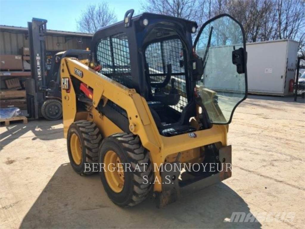 CAT 226D3 Lietoti riteņu kompaktiekrāvēji