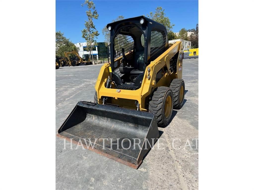 CAT 226D3 Lietoti riteņu kompaktiekrāvēji