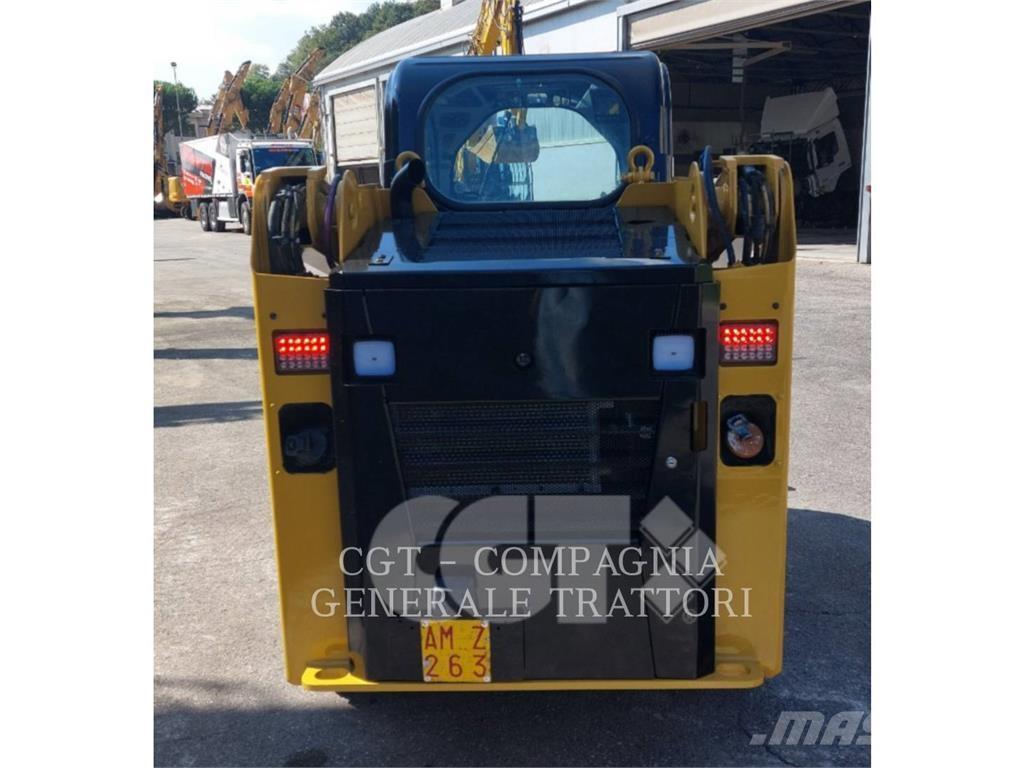 CAT 226D3 Lietoti riteņu kompaktiekrāvēji