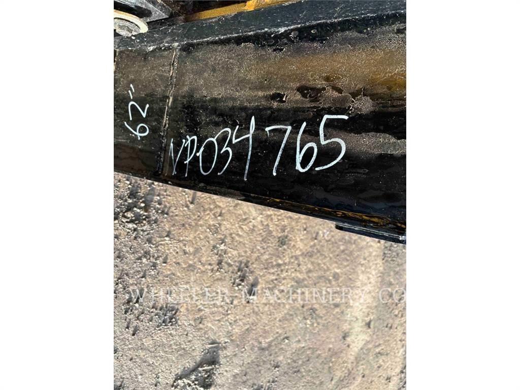 CAT 226D3 C3H2 Lietoti riteņu kompaktiekrāvēji