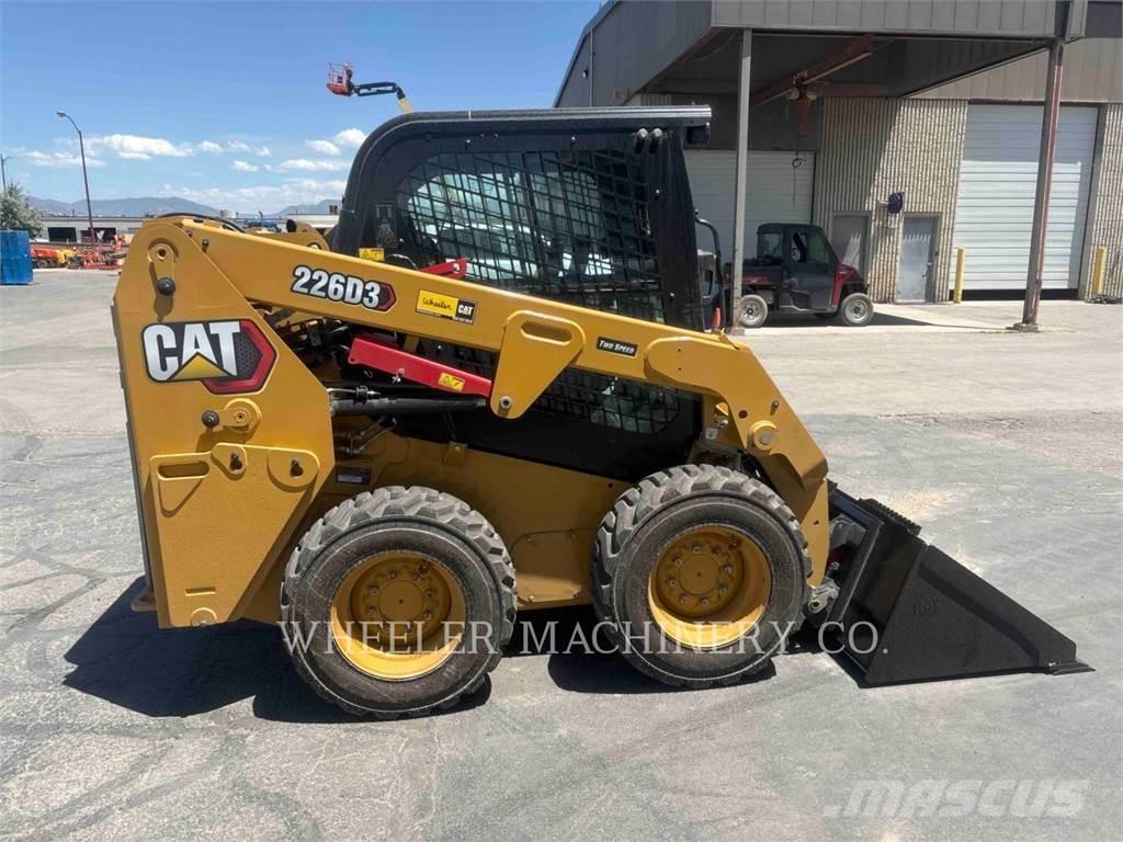 CAT 226D3 C3H2 Lietoti riteņu kompaktiekrāvēji
