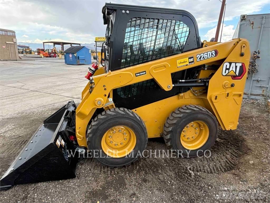 CAT 226D3 C3H2 Lietoti riteņu kompaktiekrāvēji