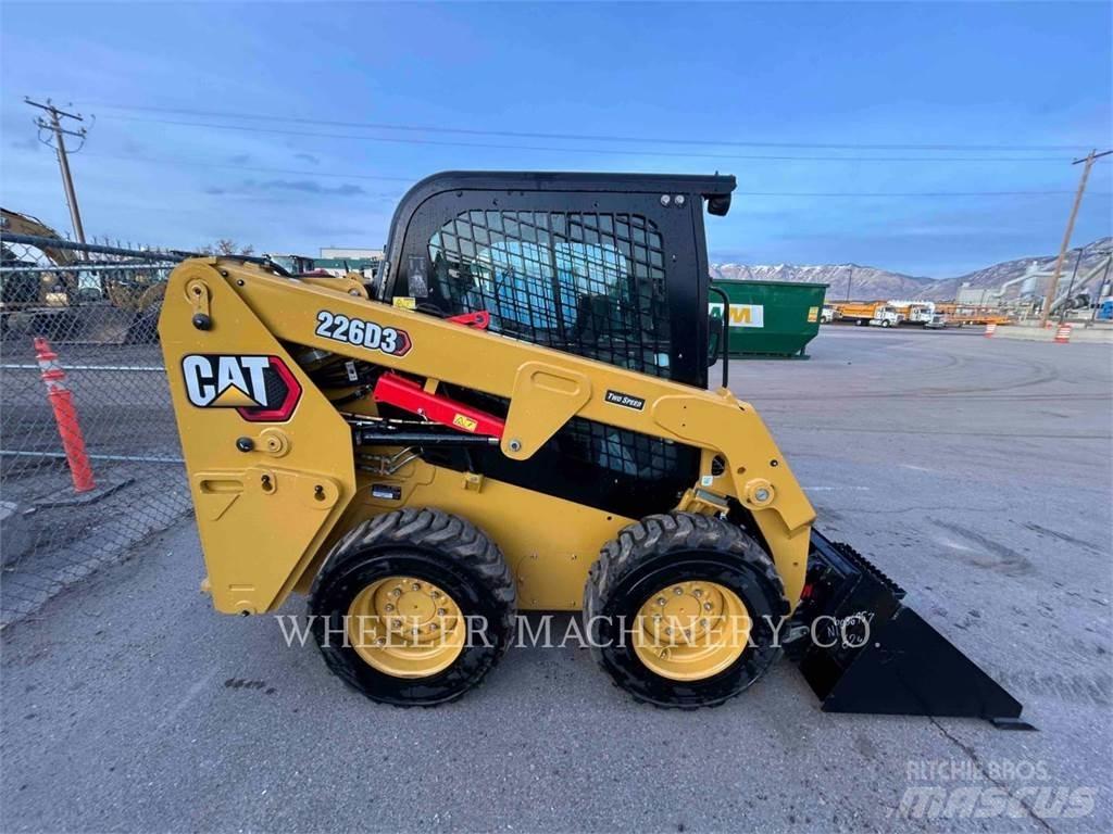 CAT 226D3 C3H2 Lietoti riteņu kompaktiekrāvēji