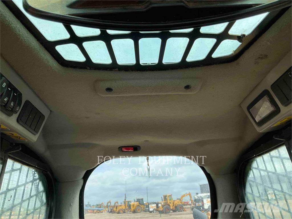 CAT 226D3STD1C Lietoti riteņu kompaktiekrāvēji