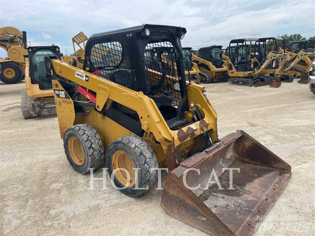 CAT 232D Lietoti riteņu kompaktiekrāvēji