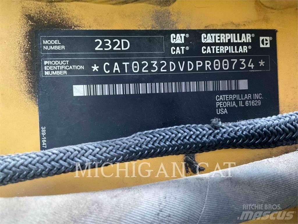 CAT 232D Q+ Lietoti riteņu kompaktiekrāvēji