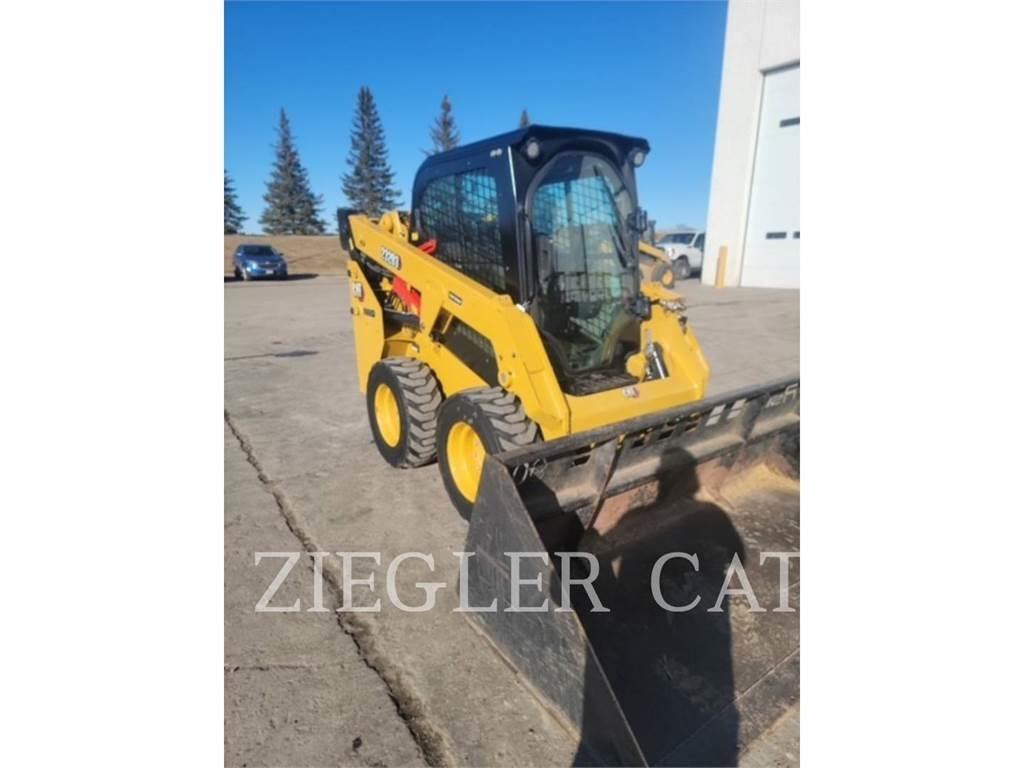 CAT 232D3 Lietoti riteņu kompaktiekrāvēji