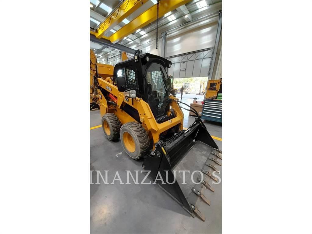 CAT 232D3 Lietoti riteņu kompaktiekrāvēji