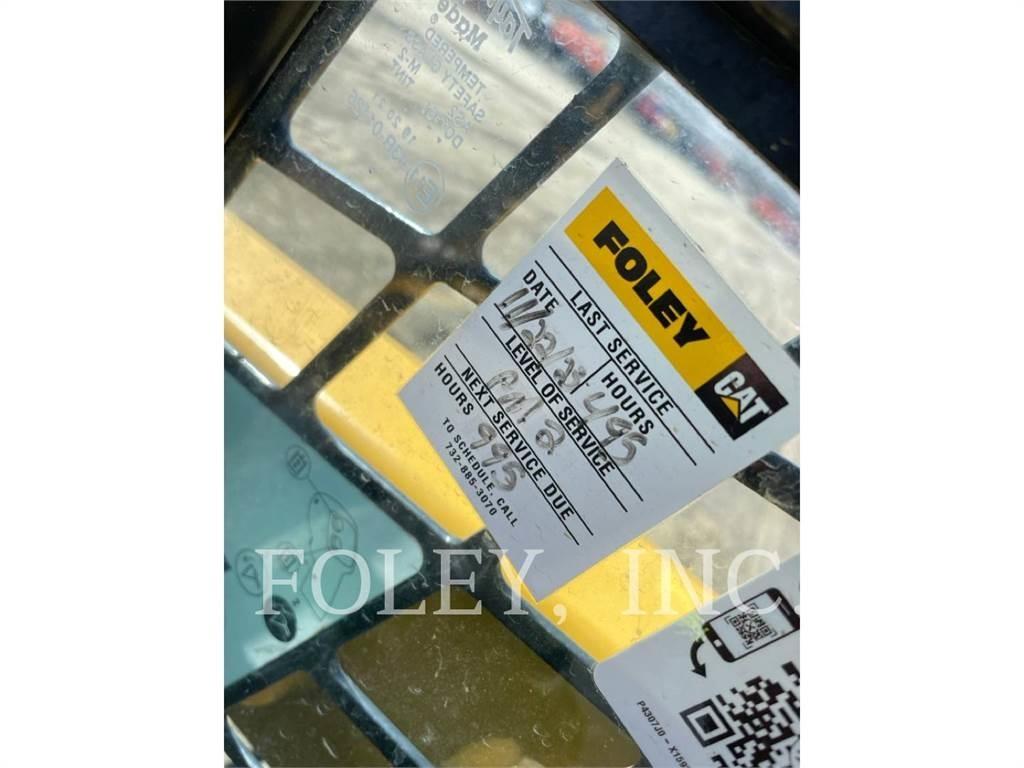CAT 236D Lietoti riteņu kompaktiekrāvēji