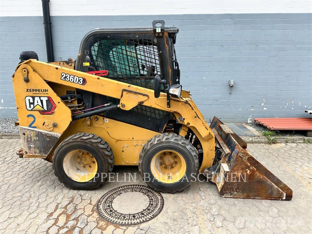 CAT 236D Lietoti riteņu kompaktiekrāvēji
