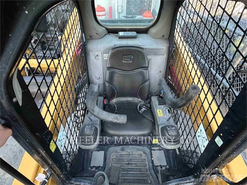 CAT 236D C1-H2 Lietoti riteņu kompaktiekrāvēji