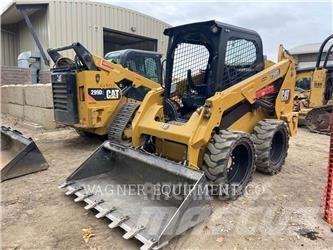 CAT 236D3 Lietoti riteņu kompaktiekrāvēji