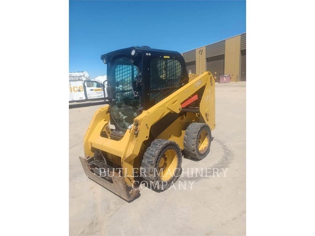 CAT 236D3 Lietoti riteņu kompaktiekrāvēji