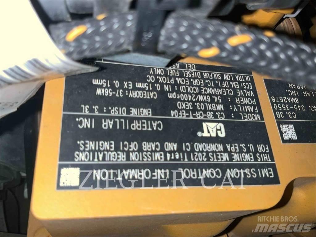 CAT 236D3 Lietoti riteņu kompaktiekrāvēji