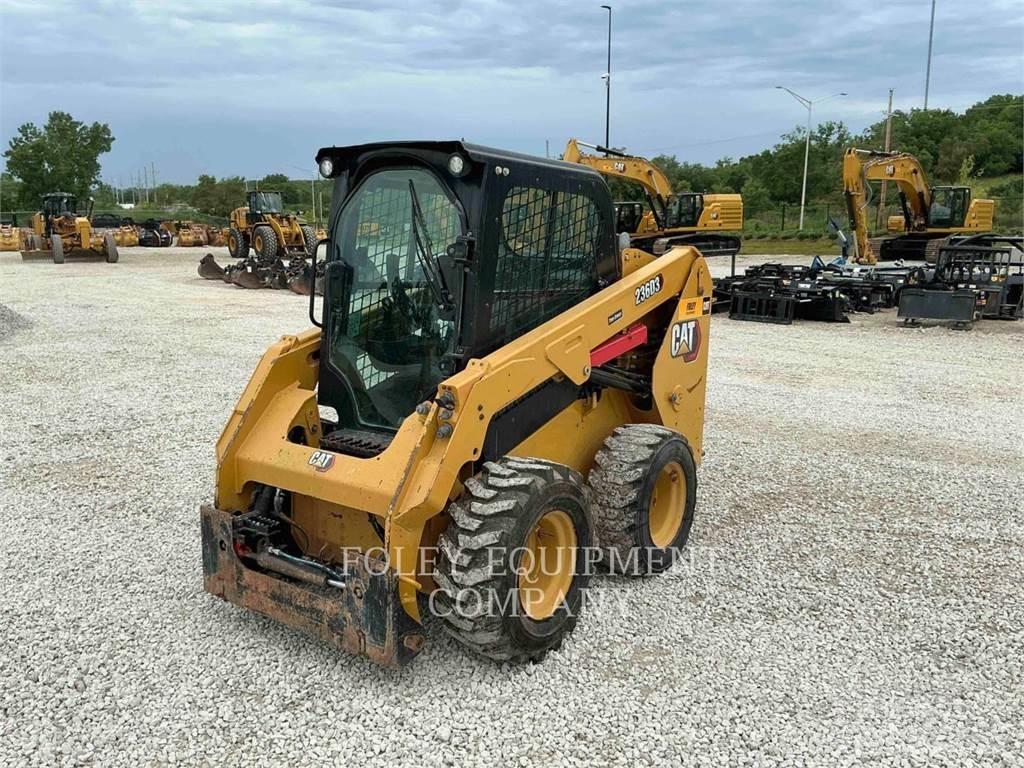 CAT 236D3 Lietoti riteņu kompaktiekrāvēji