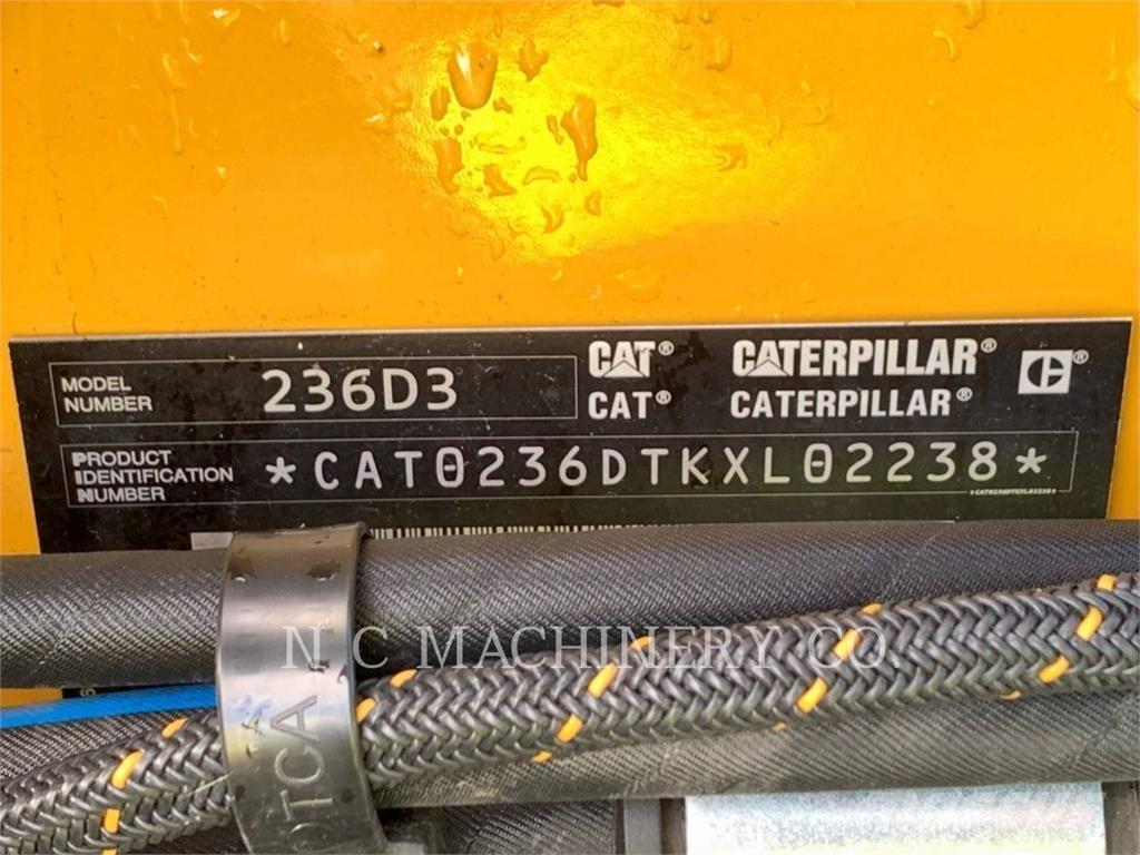 CAT 236D3 H2CB Lietoti riteņu kompaktiekrāvēji