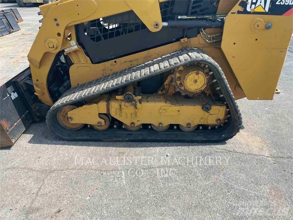 CAT 239D Kāpurķēžu iekrāvēji