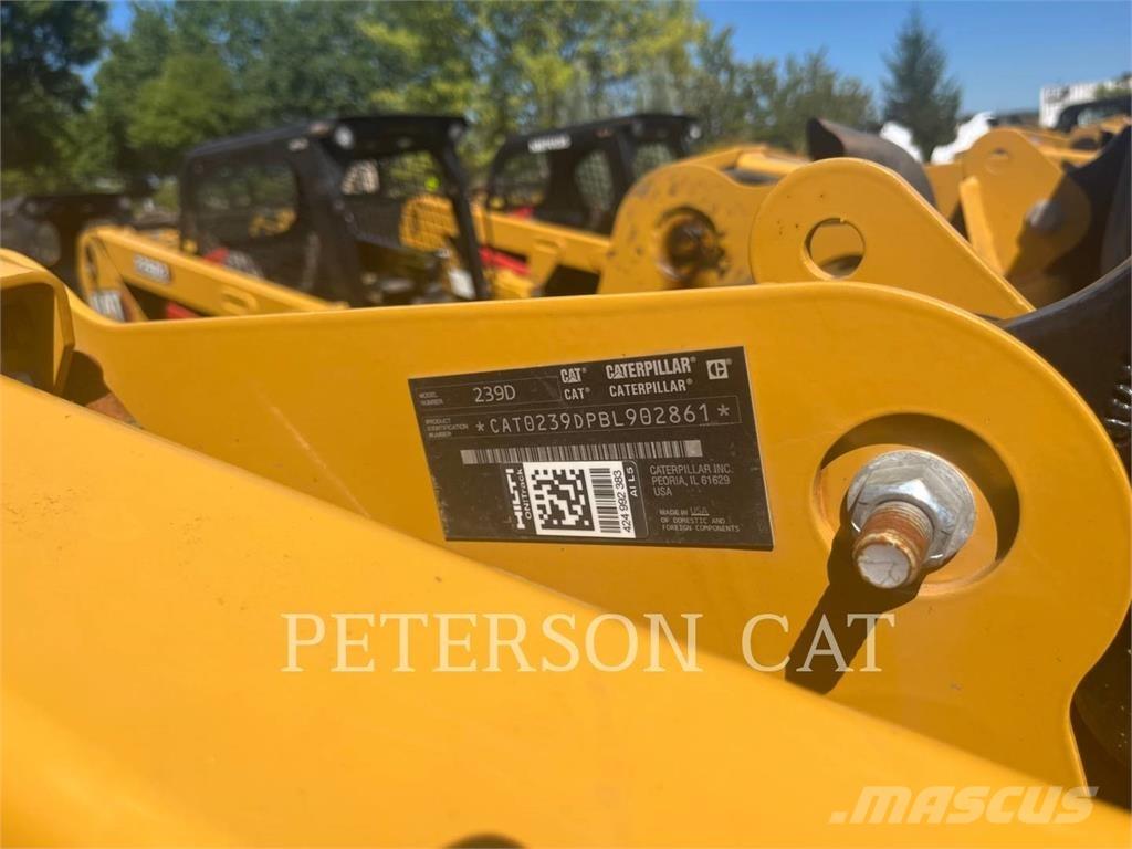 CAT 239D Kāpurķēžu iekrāvēji