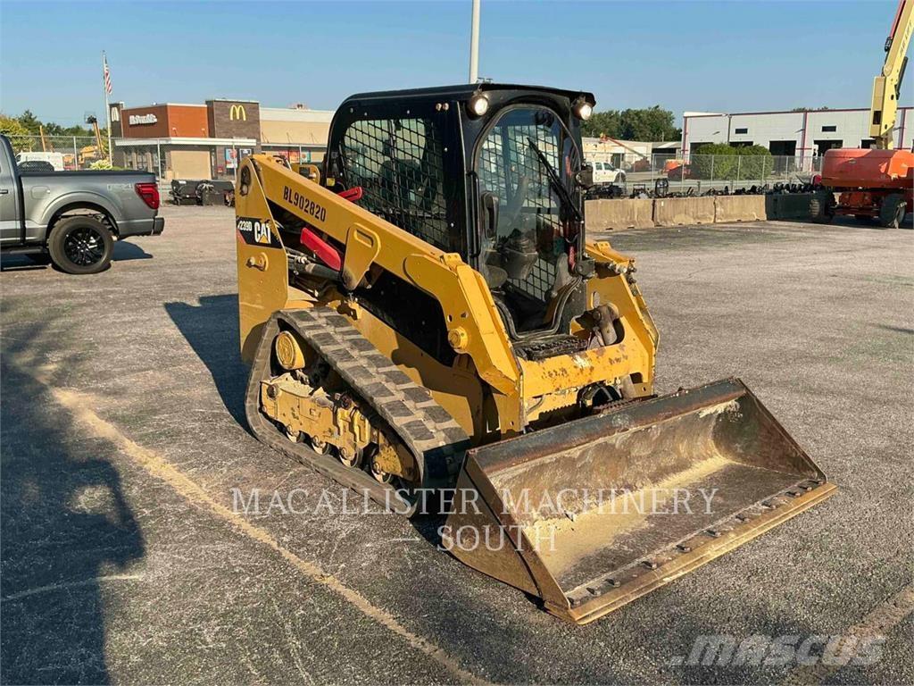 CAT 239D Kāpurķēžu iekrāvēji