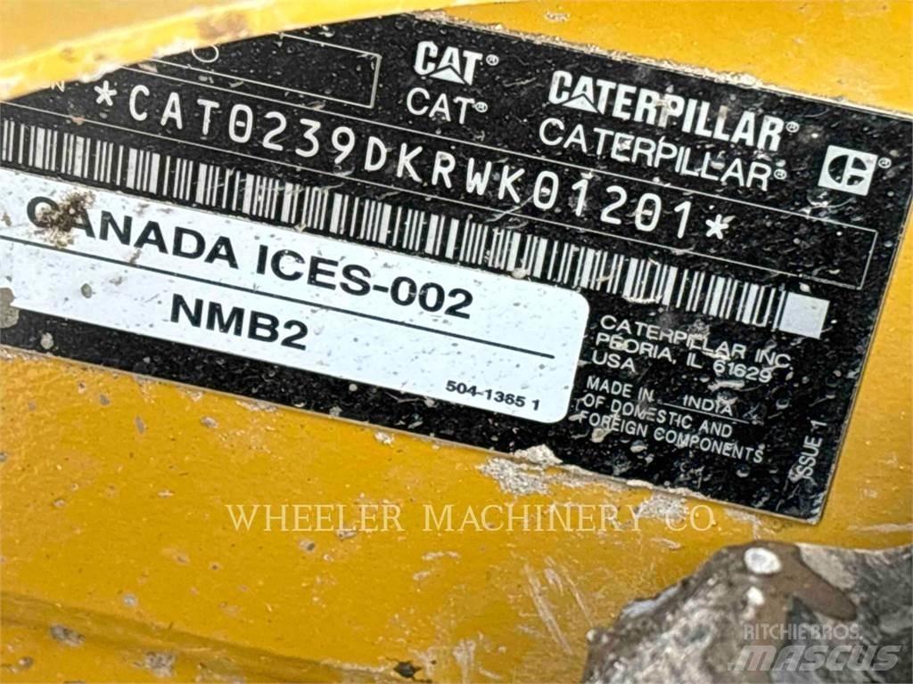 CAT 239D3 C3H2 Kāpurķēžu iekrāvēji