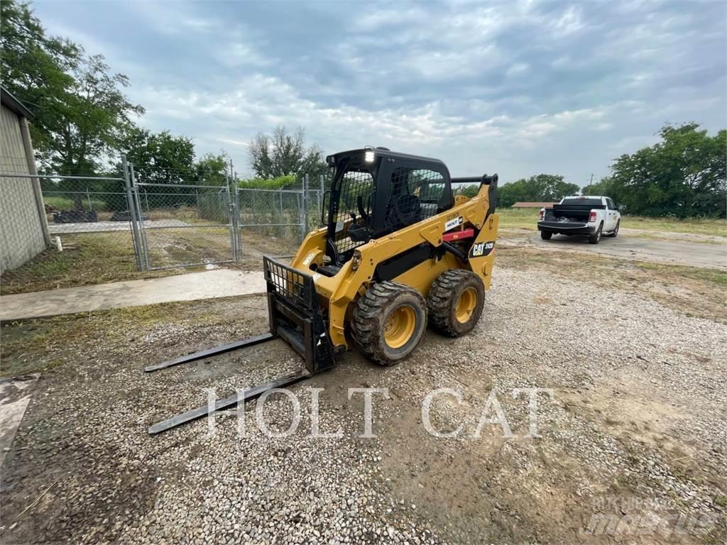 CAT 242D Lietoti riteņu kompaktiekrāvēji