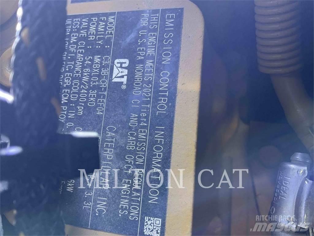 CAT 242D3 Lietoti riteņu kompaktiekrāvēji