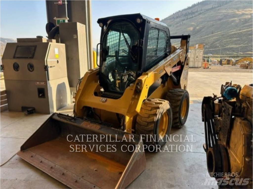 CAT 242D3 Lietoti riteņu kompaktiekrāvēji