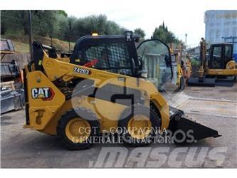 CAT 242D3 Lietoti riteņu kompaktiekrāvēji
