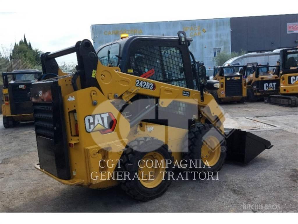 CAT 242D3 Lietoti riteņu kompaktiekrāvēji