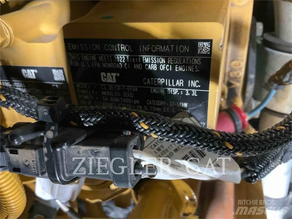 CAT 242D3 Lietoti riteņu kompaktiekrāvēji
