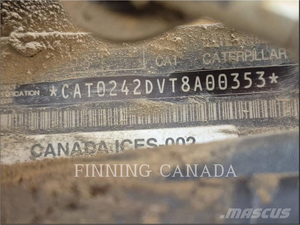 CAT 242D3 Lietoti riteņu kompaktiekrāvēji