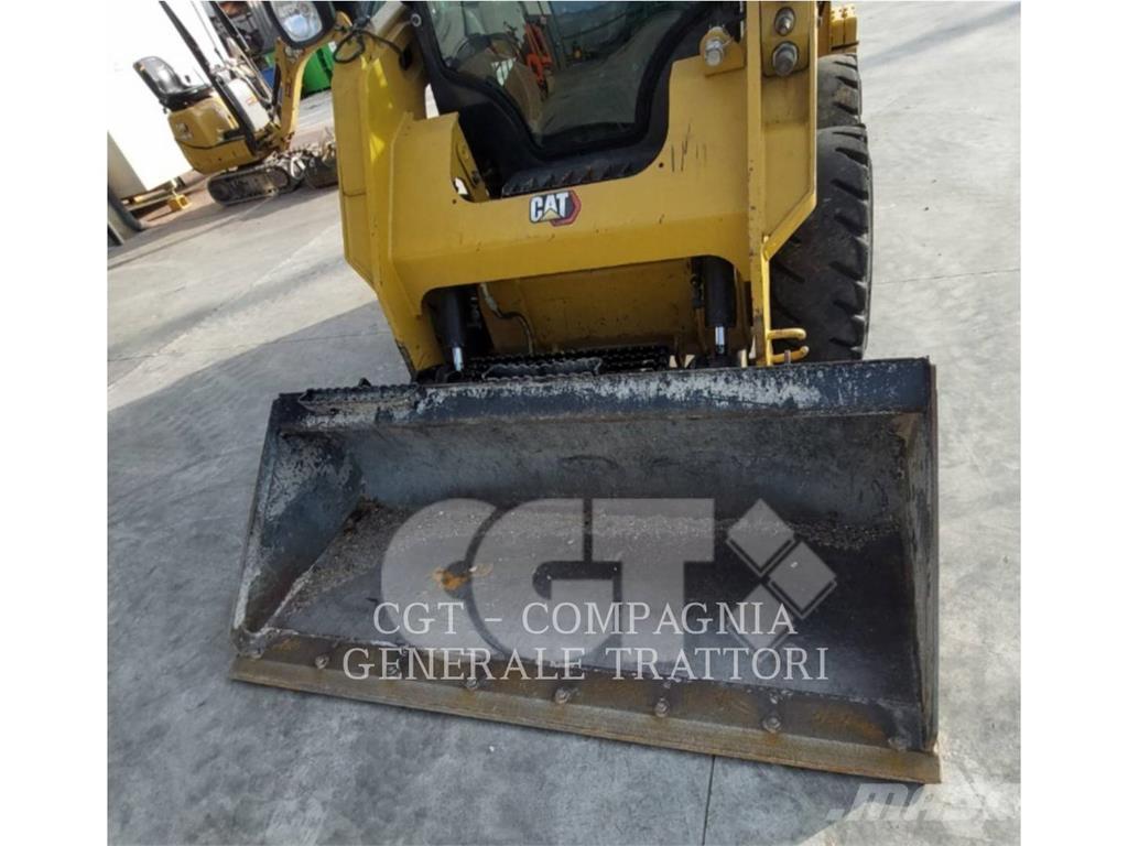 CAT 242D3 Lietoti riteņu kompaktiekrāvēji
