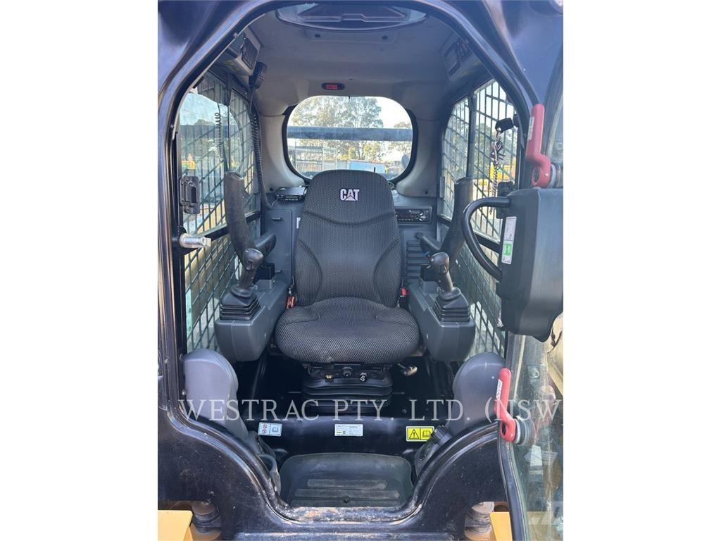 CAT 242D3LRC Lietoti riteņu kompaktiekrāvēji