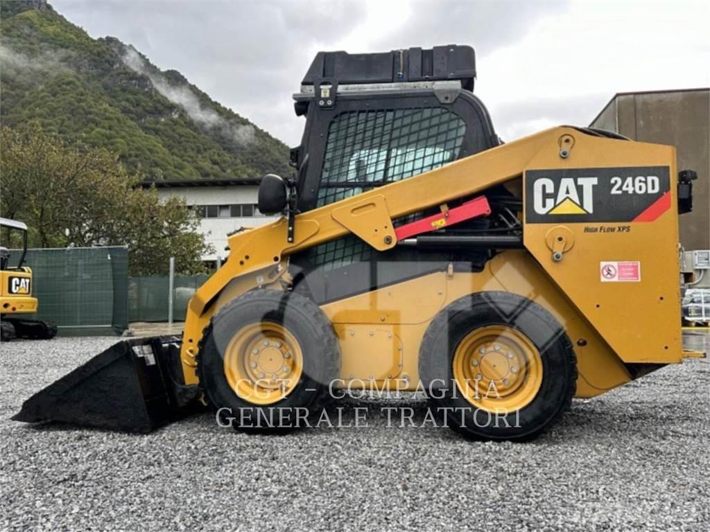 CAT 246D Lietoti riteņu kompaktiekrāvēji