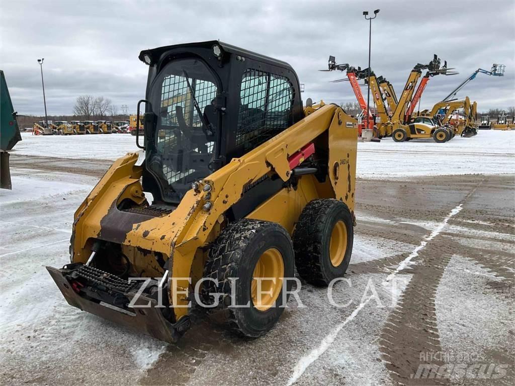 CAT 246D Lietoti riteņu kompaktiekrāvēji